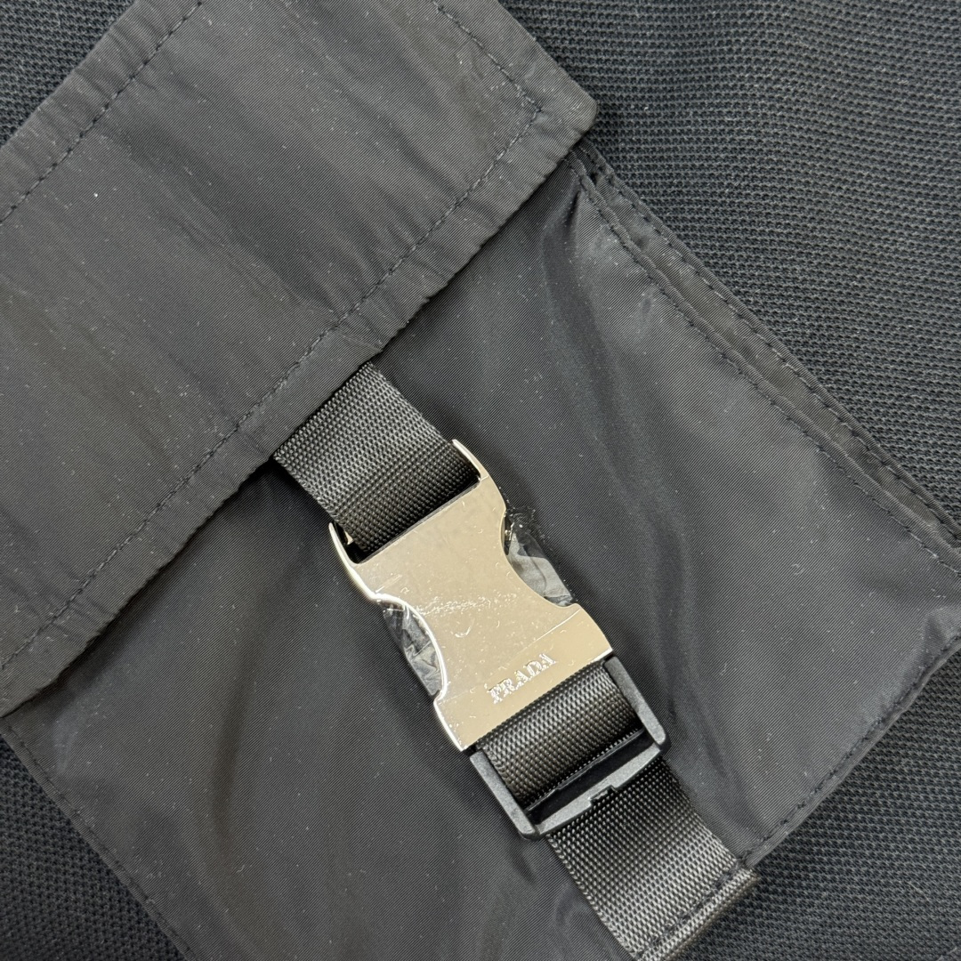 プラダ「Prada」コットンショーツ / ロゴショーツ