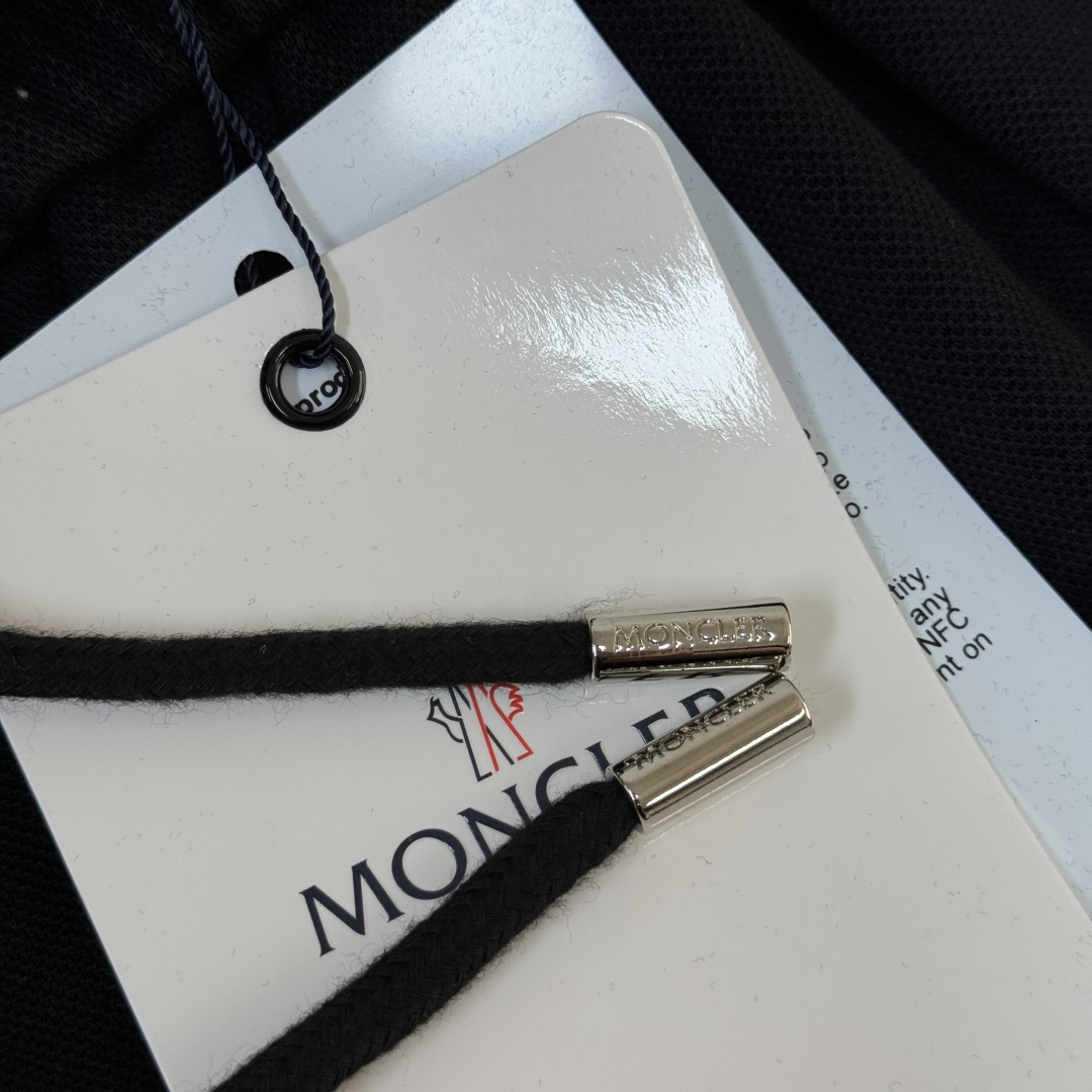 MONCLERコットンショーツ / ロゴショーツ