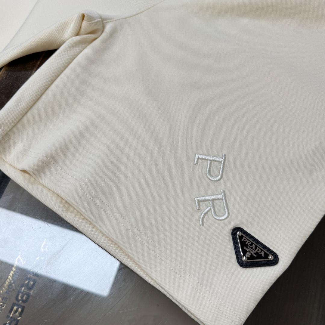プラダ「Prada」コットンショーツ / ロゴショーツ