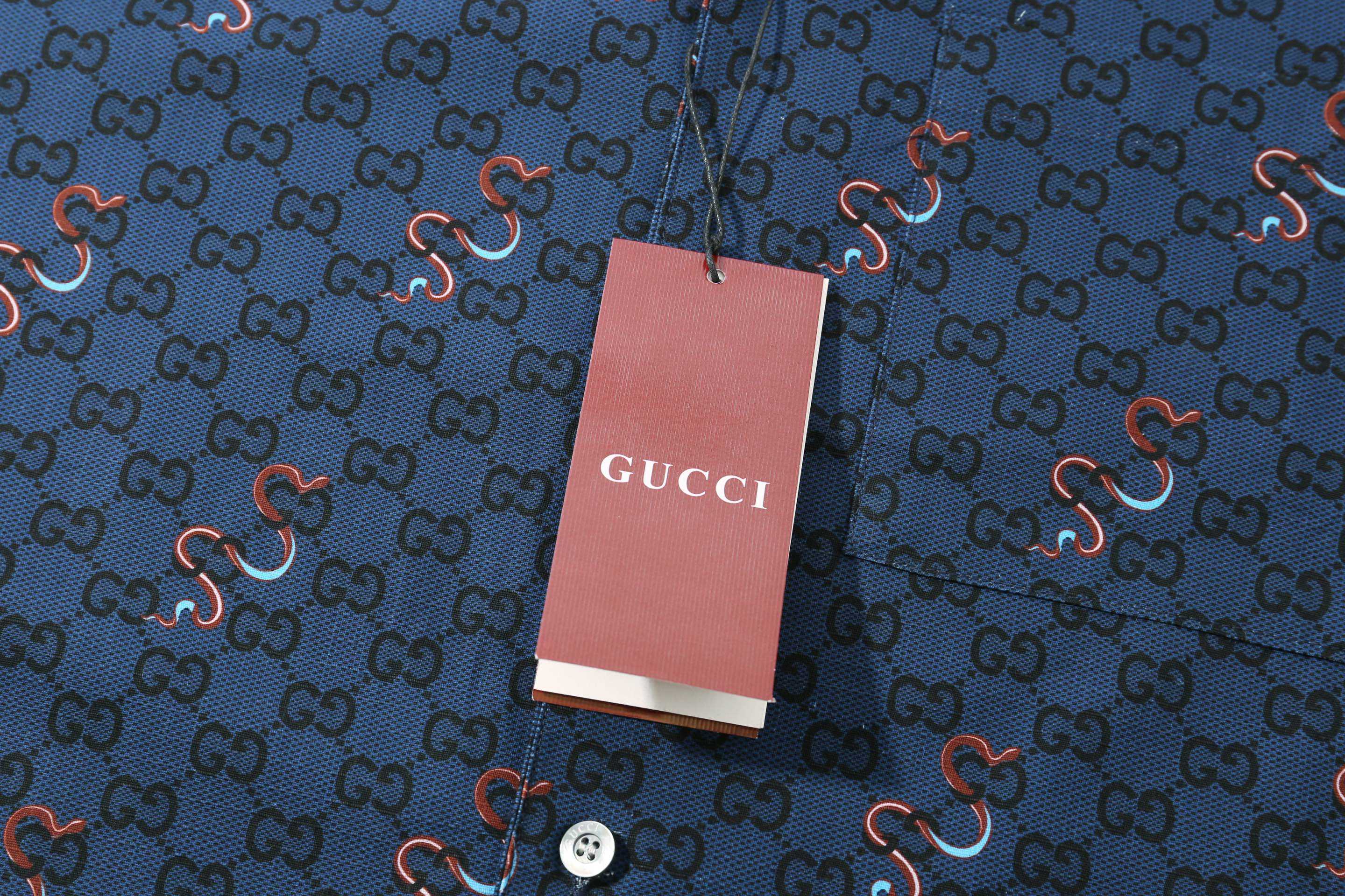 グッチ「Gucci」グッチ オールオーバーロゴ ショートスリーブシャツ / デニムシャツ