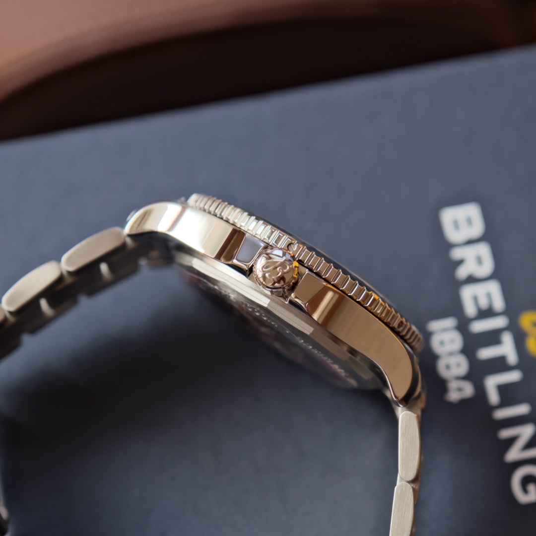 ブライトリング［Breitling］【新入荷】ブライトリング オリジナル クロノマット42MM