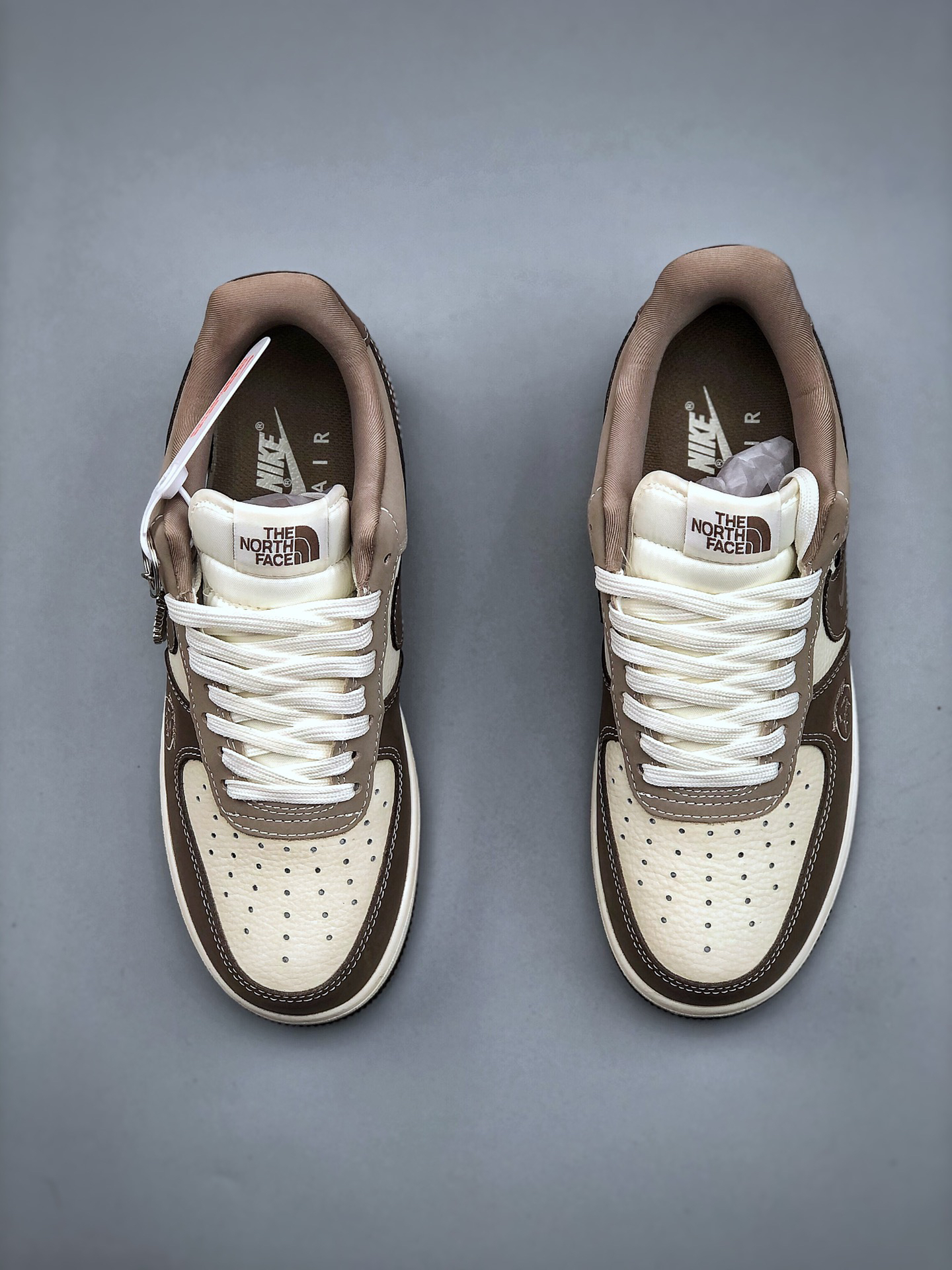 「コラボモデル」Travis Scott x Nike Air Force 1 Low '07 Travis Scott コラボレーション スニーカー ホワイト＆ブラウン