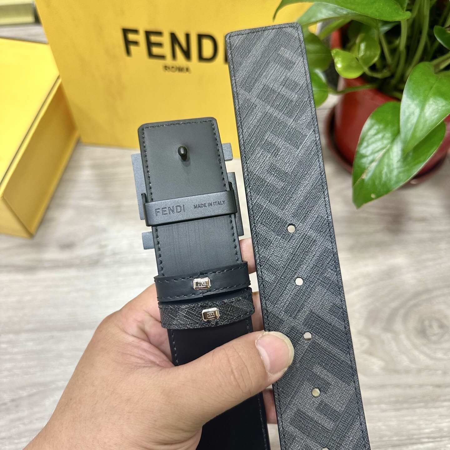 フェンディ「Fendi」FFベルト - リバーシブル フックベルト