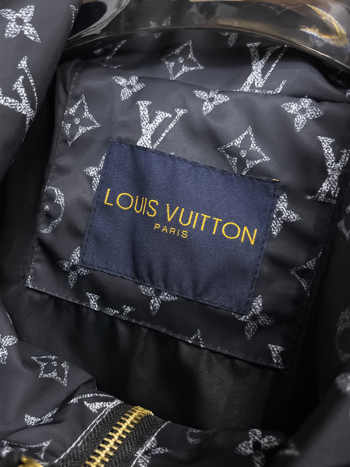 ルイ・ヴィトン「Louis Vuitton」ルイ・ヴィトン ロゴプリント ジップアップジャケット / アウター