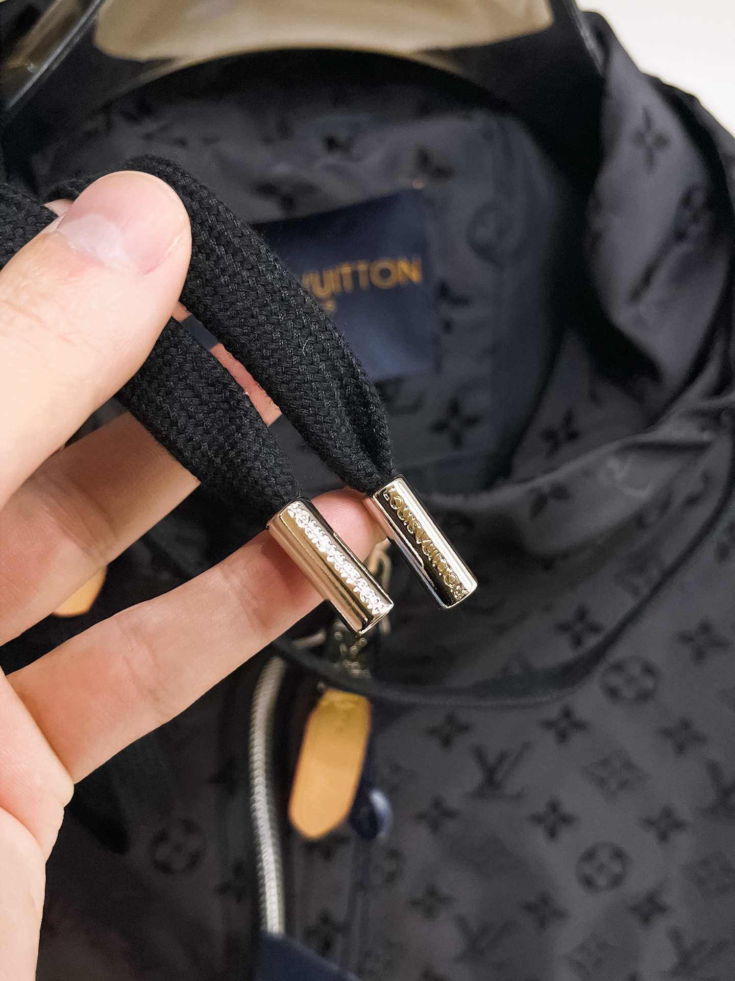 ルイ・ヴィトン「Louis Vuitton」ルイ・ヴィトン ロゴプリント ジップアップジャケット / アウター