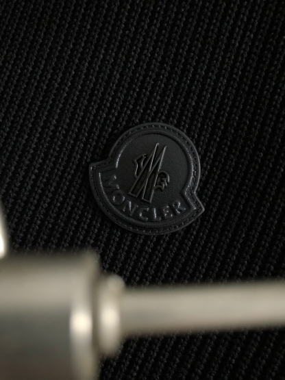 Monclerモンクレール パネルド スウェットシャツ / プルオーバー