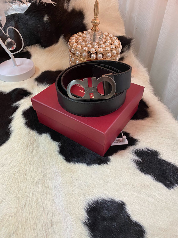 フェラガモ「Ferragamo」リバーシブルベルト