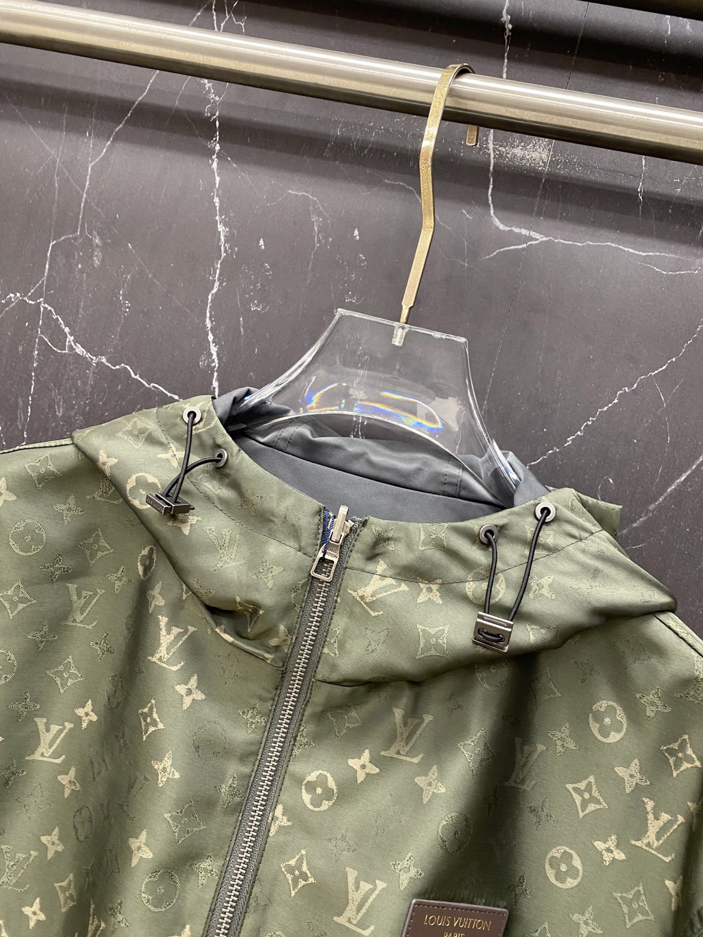 ルイ・ヴィトン「Louis Vuitton」ルイ・ヴィトン モノグラム トーンオントーン フーデッド ジャケット / アウター