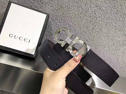 フェラガモ「Ferragamo」リバーシブルベルト