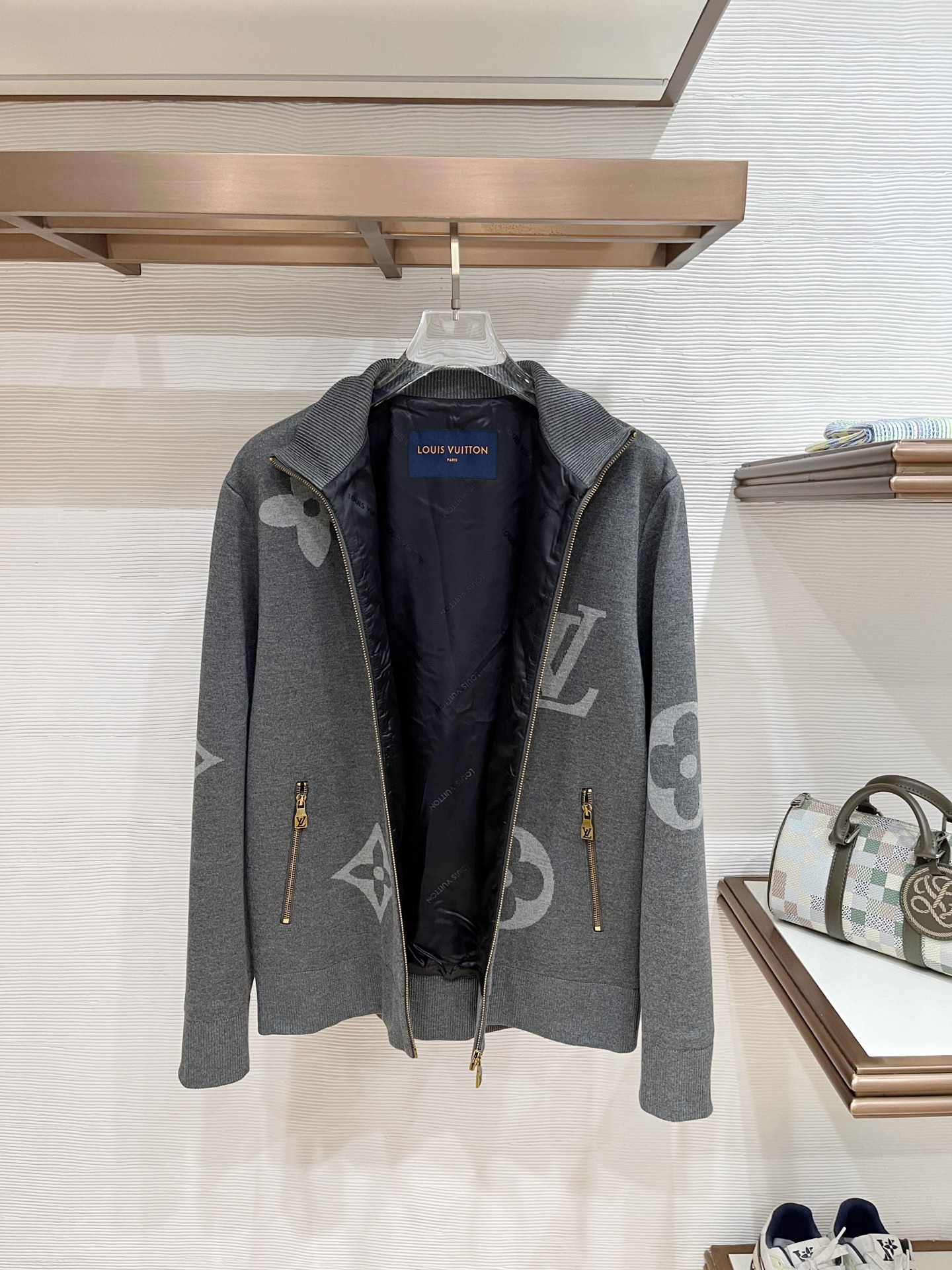 ルイ・ヴィトン「Louis Vuitton」ルイ・ヴィトン モノグラム ニット スタンドカラージャケット / メンズアウター