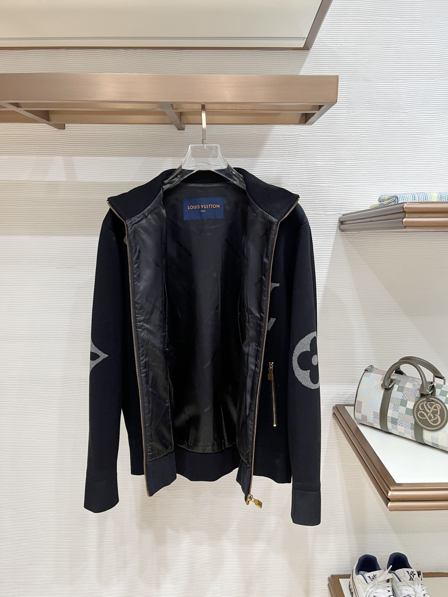 ルイ・ヴィトン「Louis Vuitton」ルイ・ヴィトン モノグラム ニット スタンドカラージャケット / メンズアウター