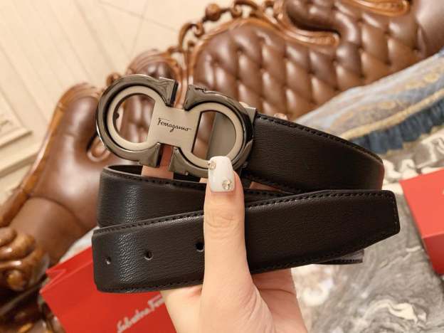 フェラガモ「Ferragamo」リバーシブルベルト