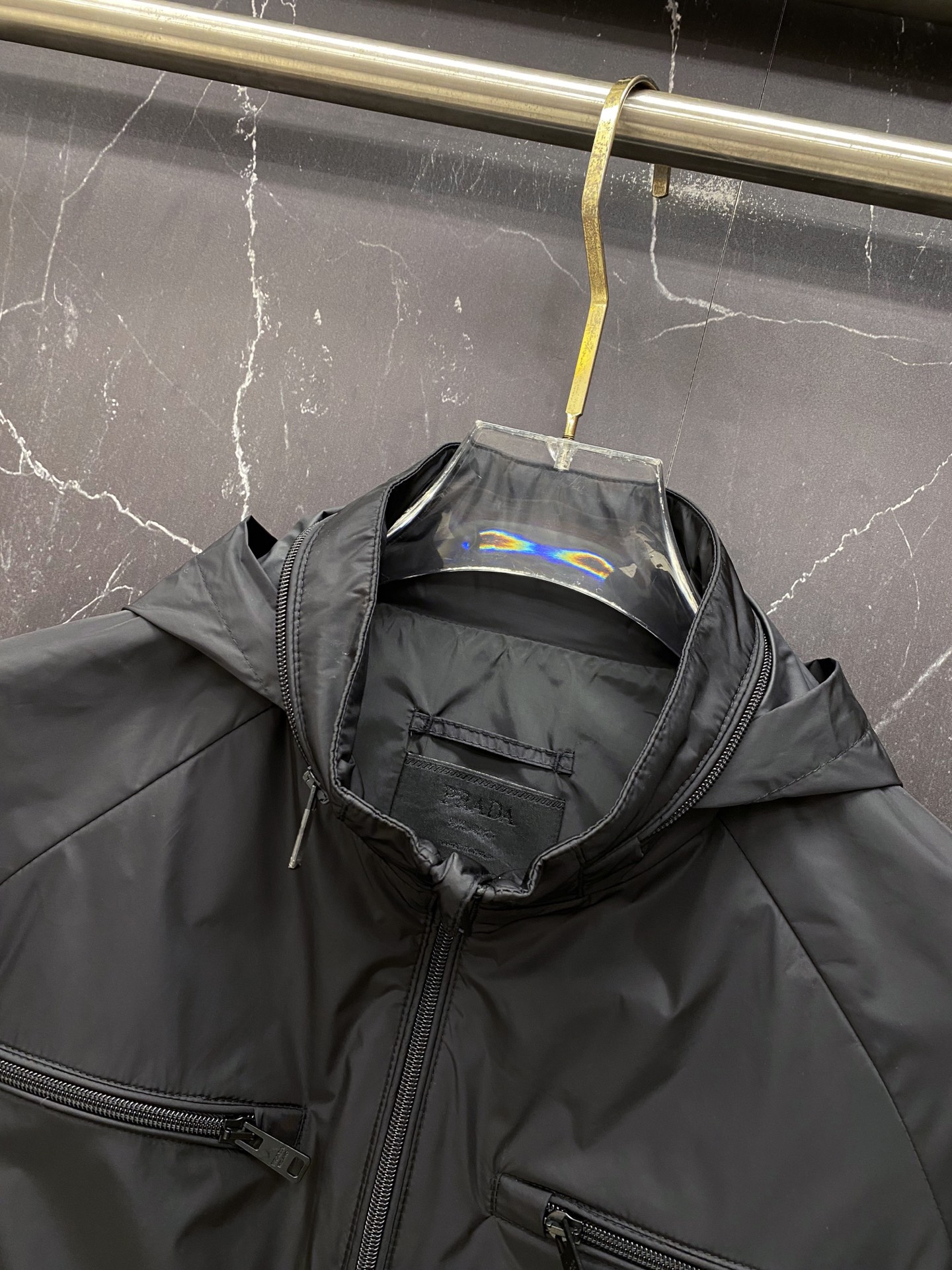 プラダ「Prada」プラダ Re-Nylon マルチポケット フーデッドジャケット / メンズ アウター