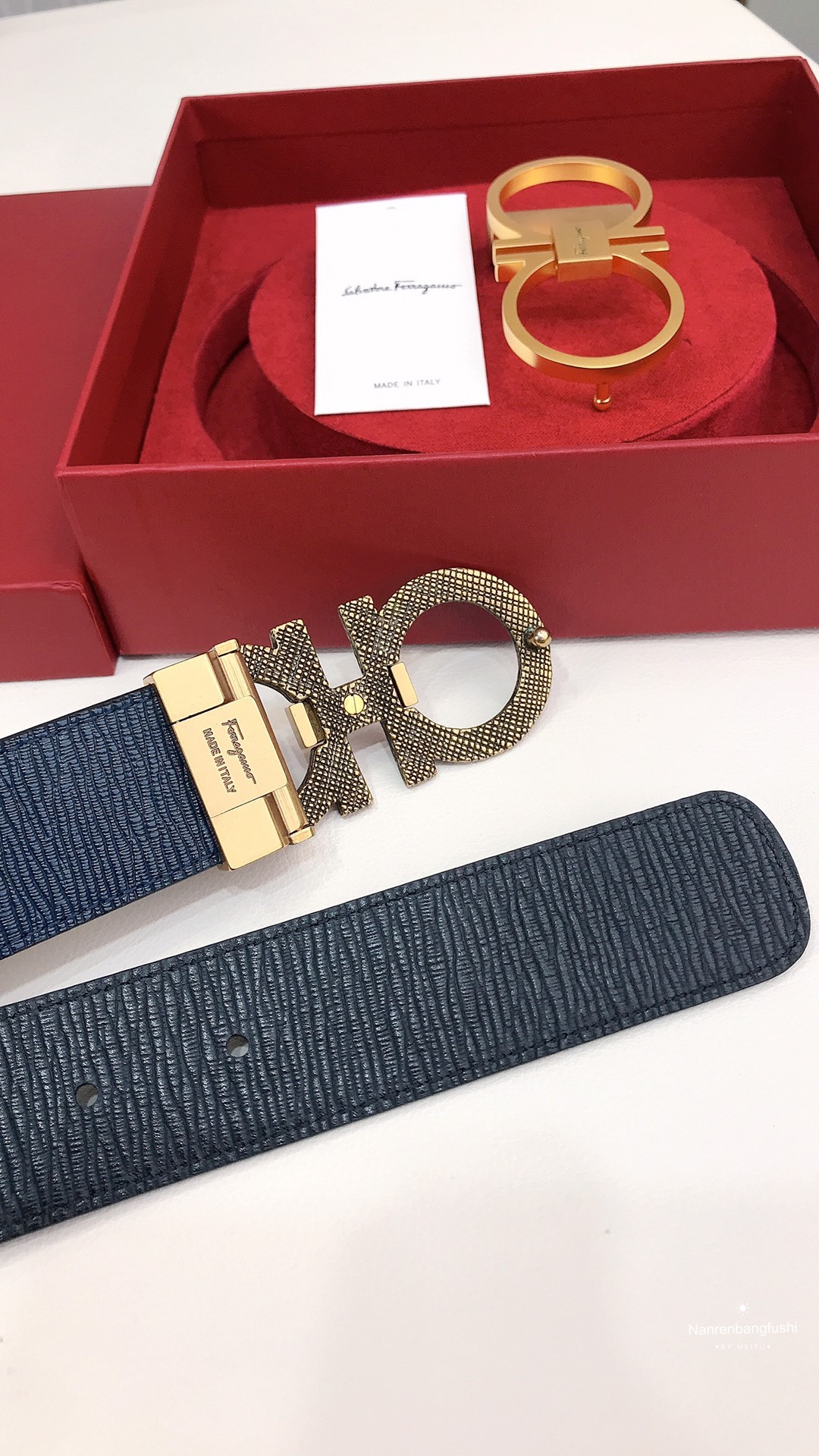 フェラガモ「Ferragamo」リバーシブルベルト「デュアルバックル」