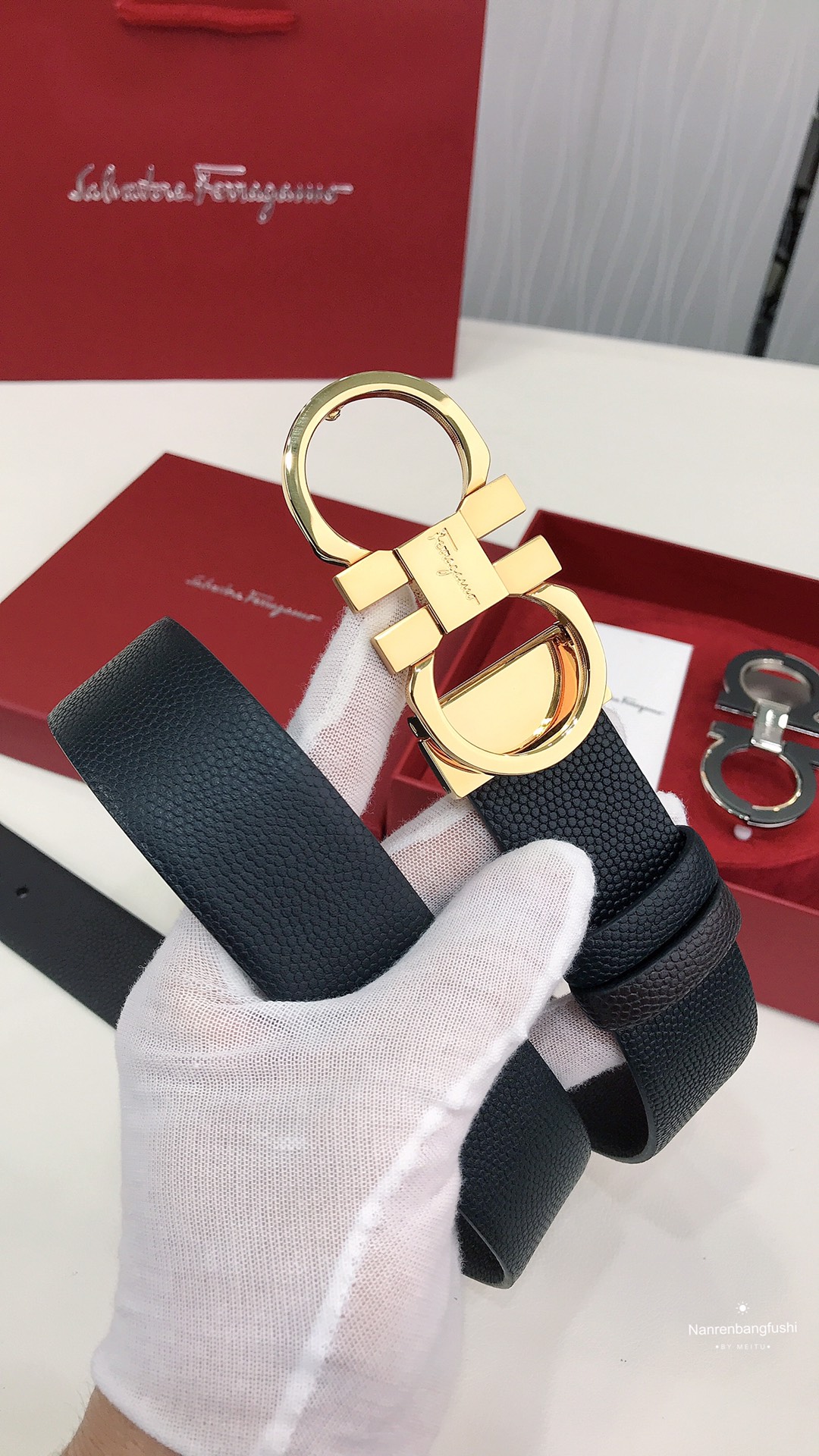 フェラガモ「Ferragamo」リバーシブルベルト「デュアルバックル」