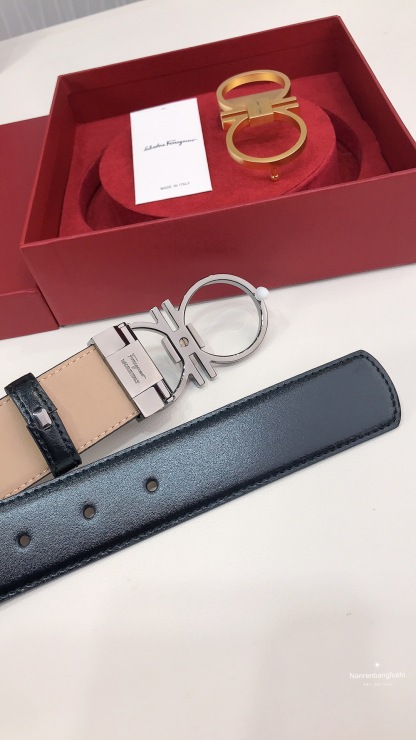 フェラガモ「Ferragamo」リバーシブルベルト「デュアルバックル」