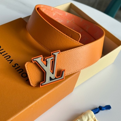 ルイ・ヴィトン「Louis Vuitton」ベルト･LV イニシャル 40MM リバーシブル