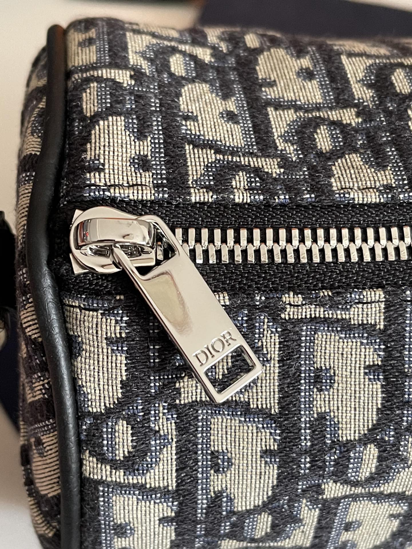 ディオール「Dior」Oblique Roller Bag ハンドバッグ