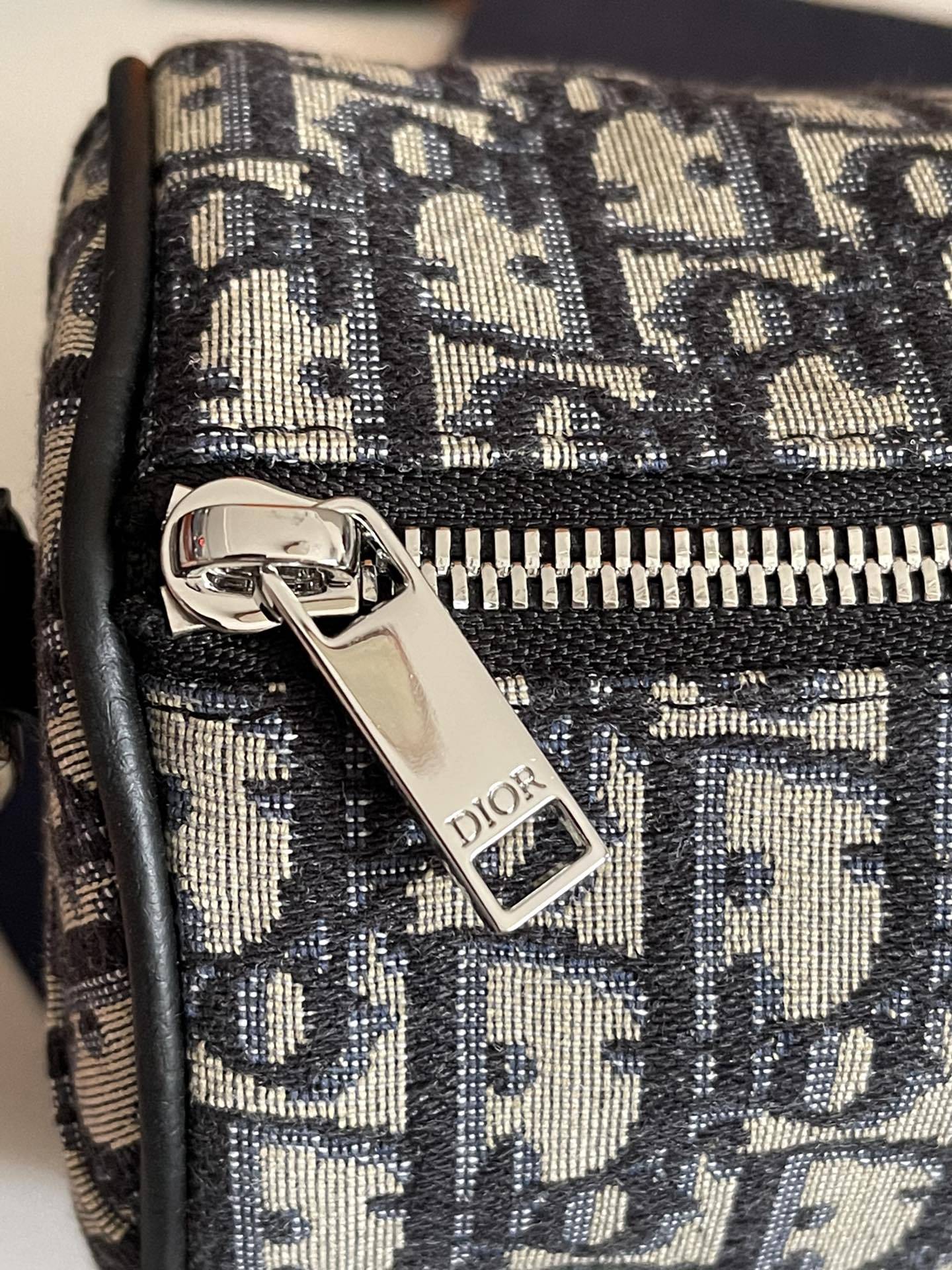 ディオール「Dior」Oblique Roller Bag ハンドバッグ