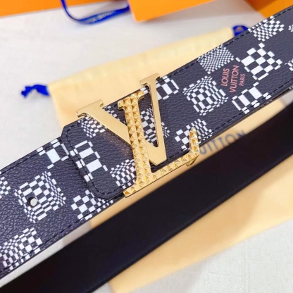 ルイ・ヴィトン「Louis Vuitton」ベルト･LV イニシャル 40MM