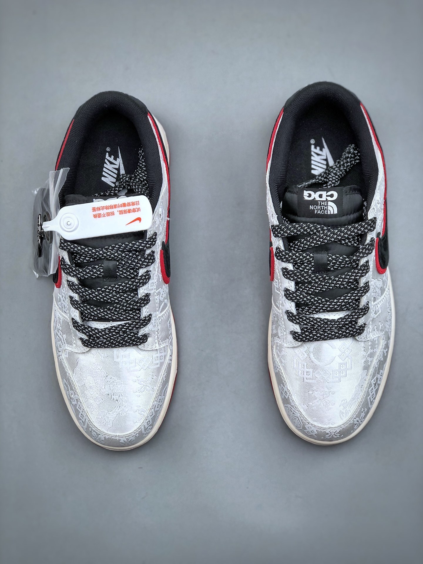 「コラボモデル」The North Face x Nike  SB Dunk Low 'Black Red Silk' ダブルスウッシュ スニーカー