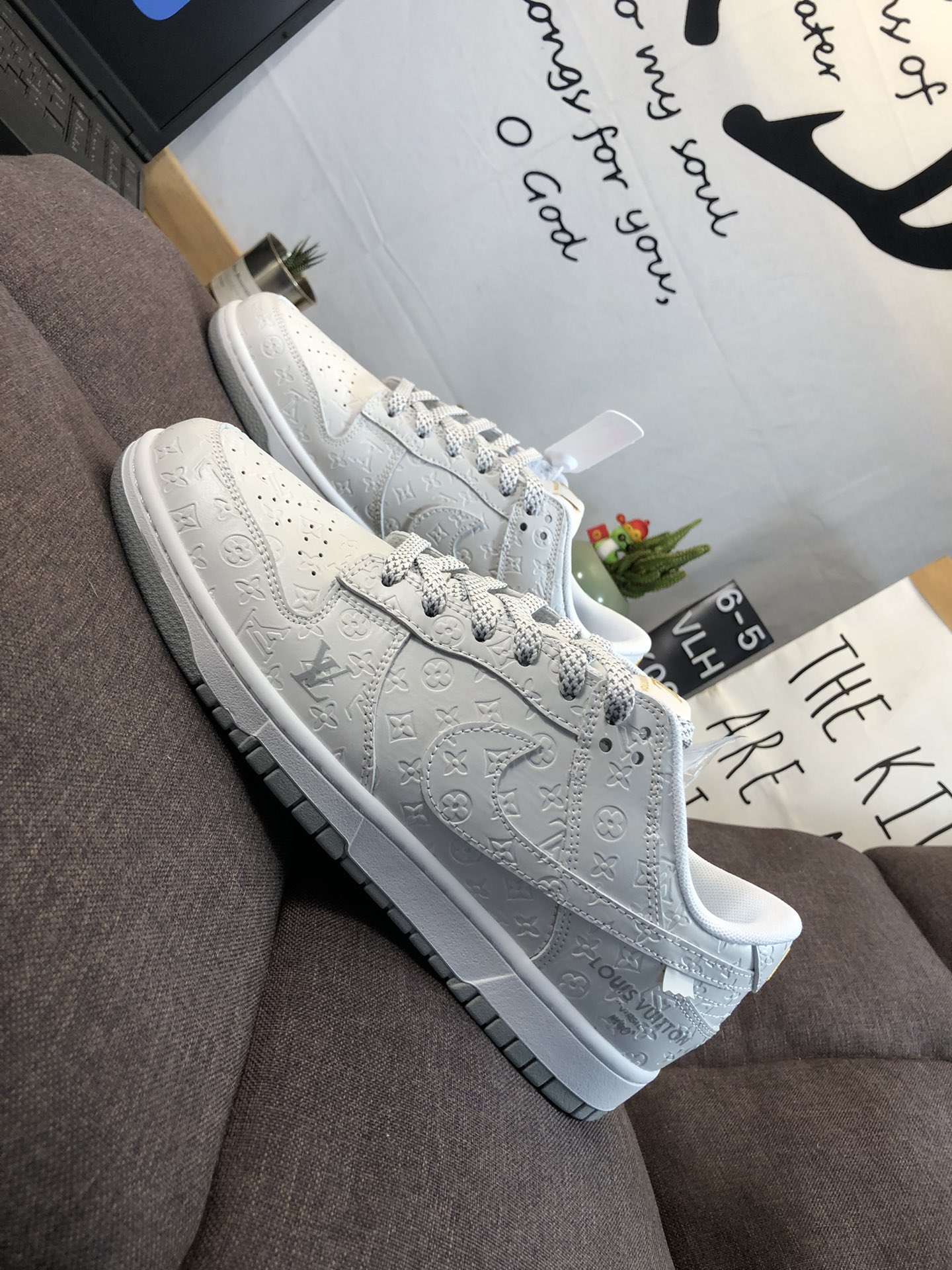 ナイキ「Nike」LV x NIKEコラボレーション SBダンク ロー カジュアルスニーカー