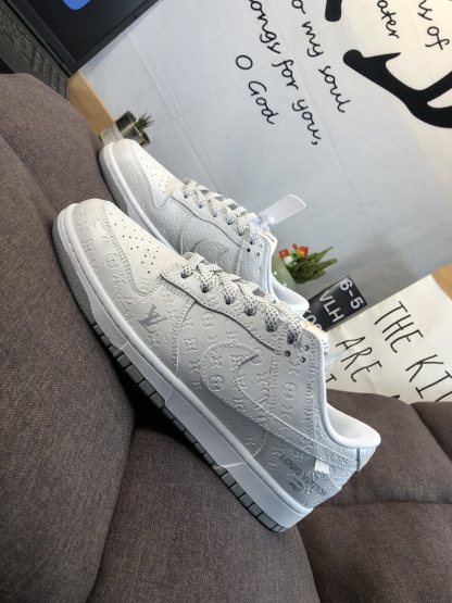 ナイキ「Nike」LV x NIKEコラボレーション SBダンク ロー カジュアルスニーカー
