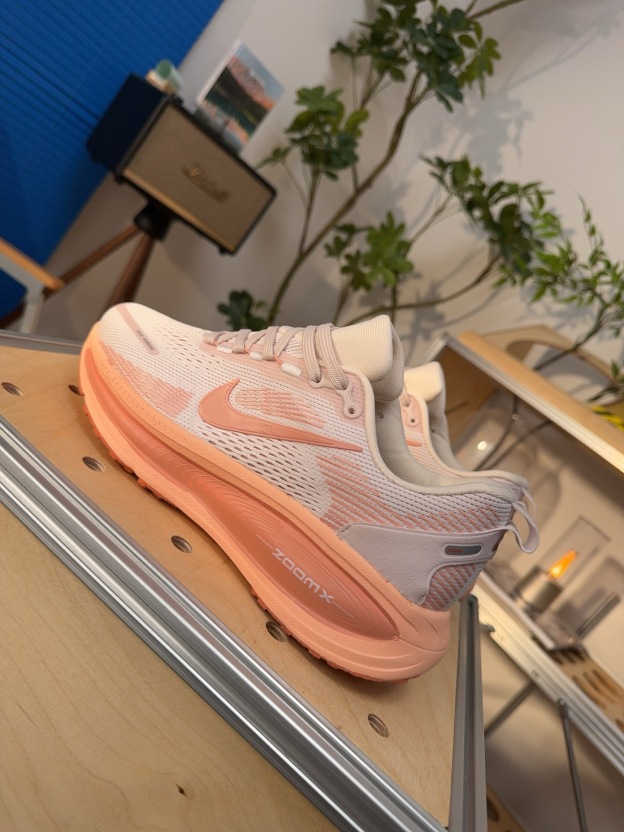 ナイキ「Nike」ク ロー カジュアルスニーカー