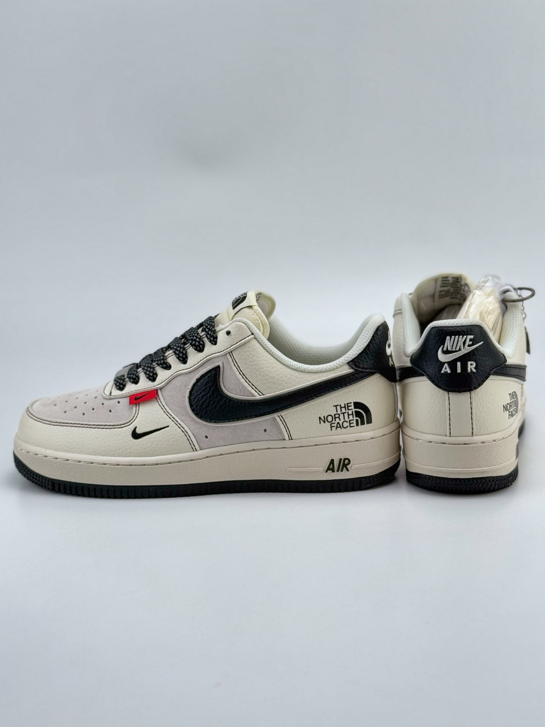 「コラボモデル」The North Face x Nike  Air Force 1 Low 07 'White Black' スモールスウッシュ スターダスト スニーカー