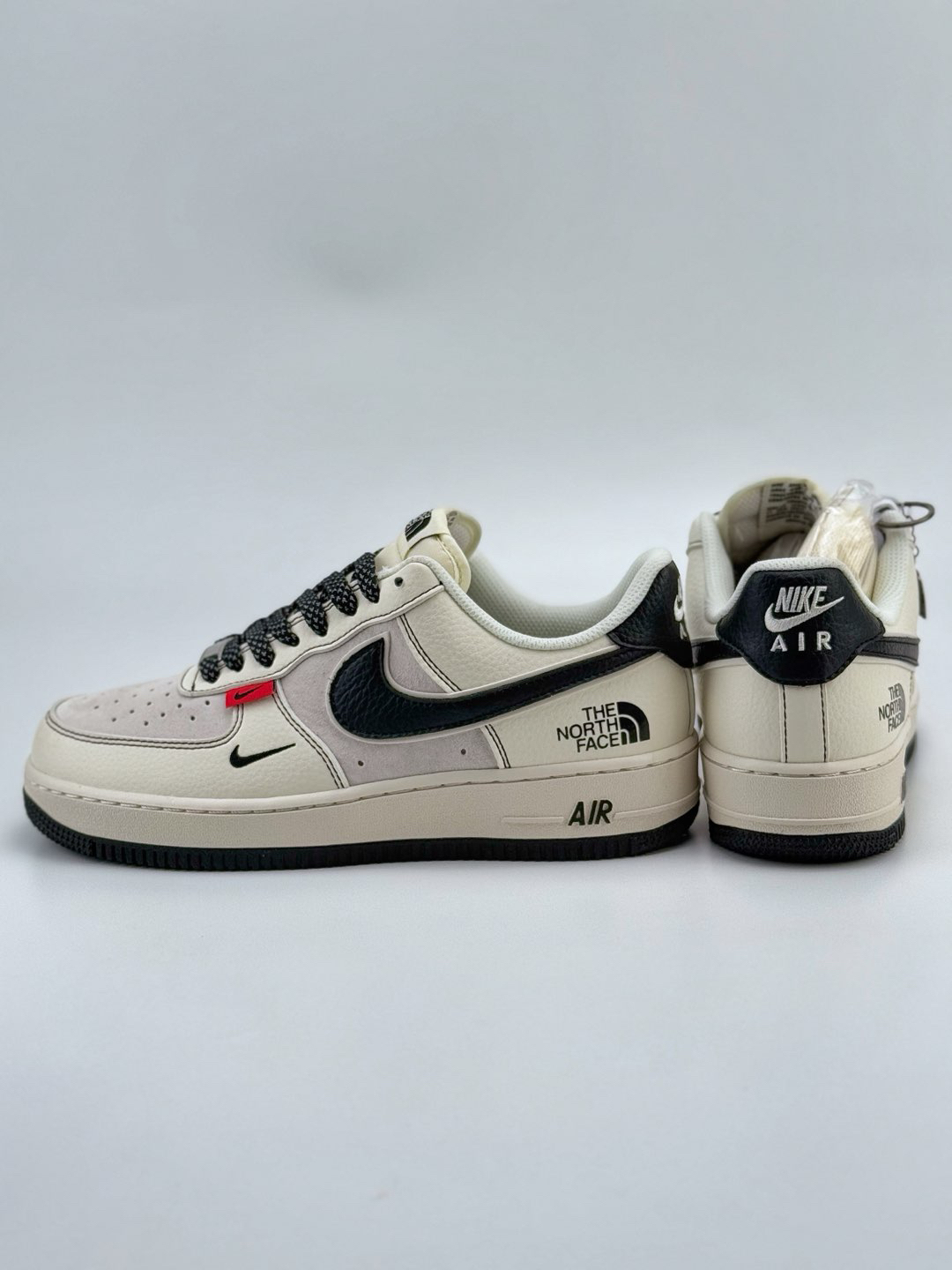 「コラボモデル」The North Face x Nike  Air Force 1 Low 07 'White Black' スモールスウッシュ スターダスト スニーカー