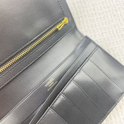 エルメス「Hermès」レディース新作 無地レザー 内側ファスナーポケット付き 縦型長財布