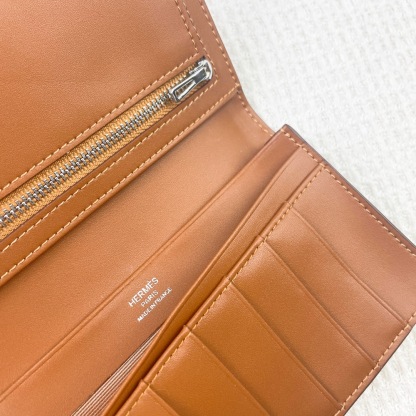 エルメス「Hermès」レディース新作 無地レザー 内側ファスナーポケット付き 縦型長財布