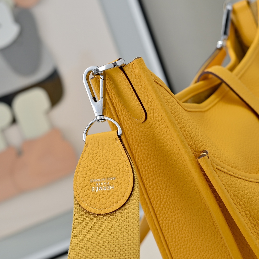 エルメス「Hermès」エブリン III 20 バッグ 15色「EVELYNE III 20 BAG」