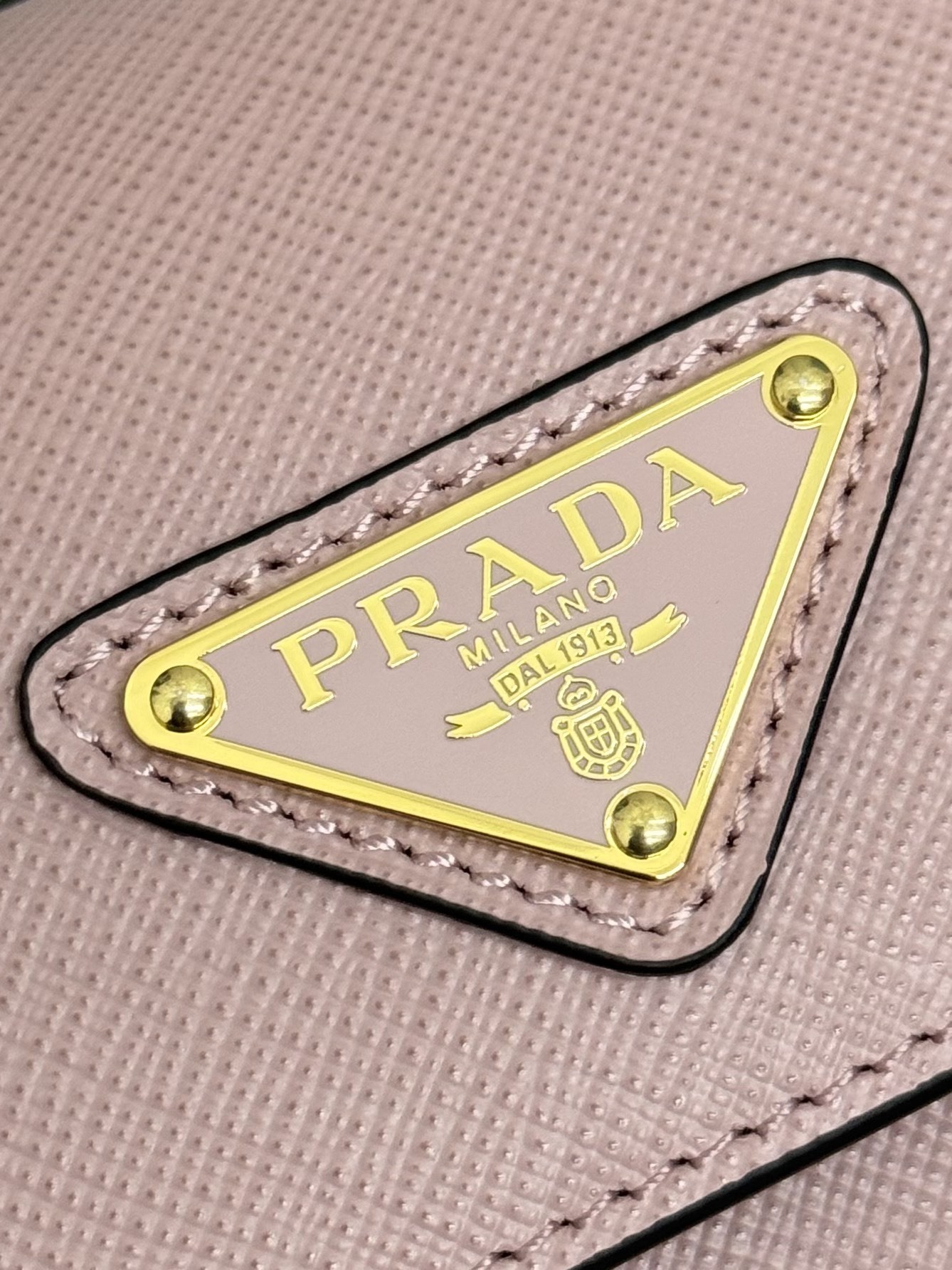 プラダ「Prada」 キャビンクルー ミニバッグ レザー ハンドバッグ