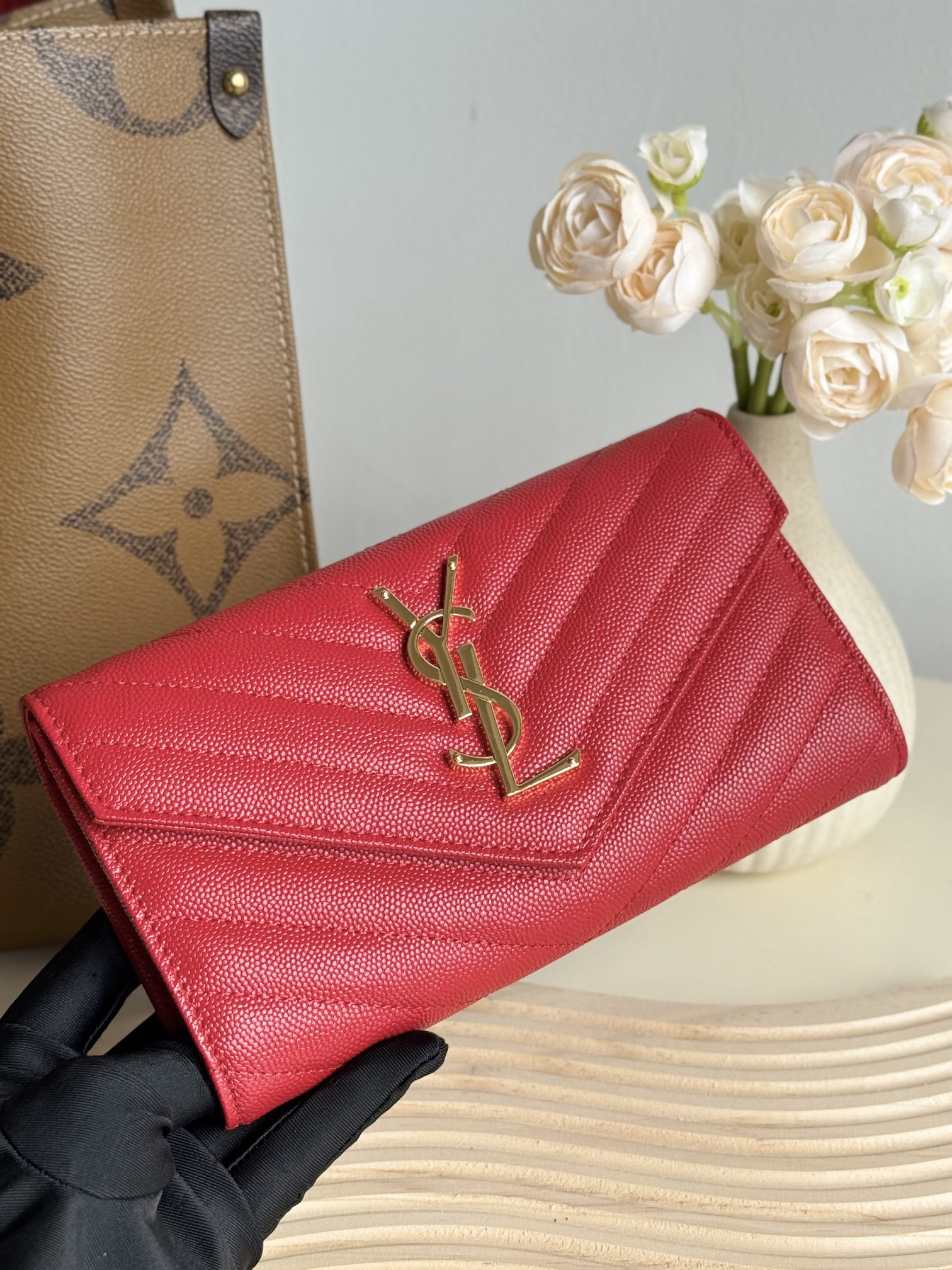 サンローラン「Saint Laurent」クラシック フラップ エンヴェロープ ウォレット