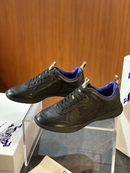 バーバリー「Burberry」 SU25 MATRIX スニーカー