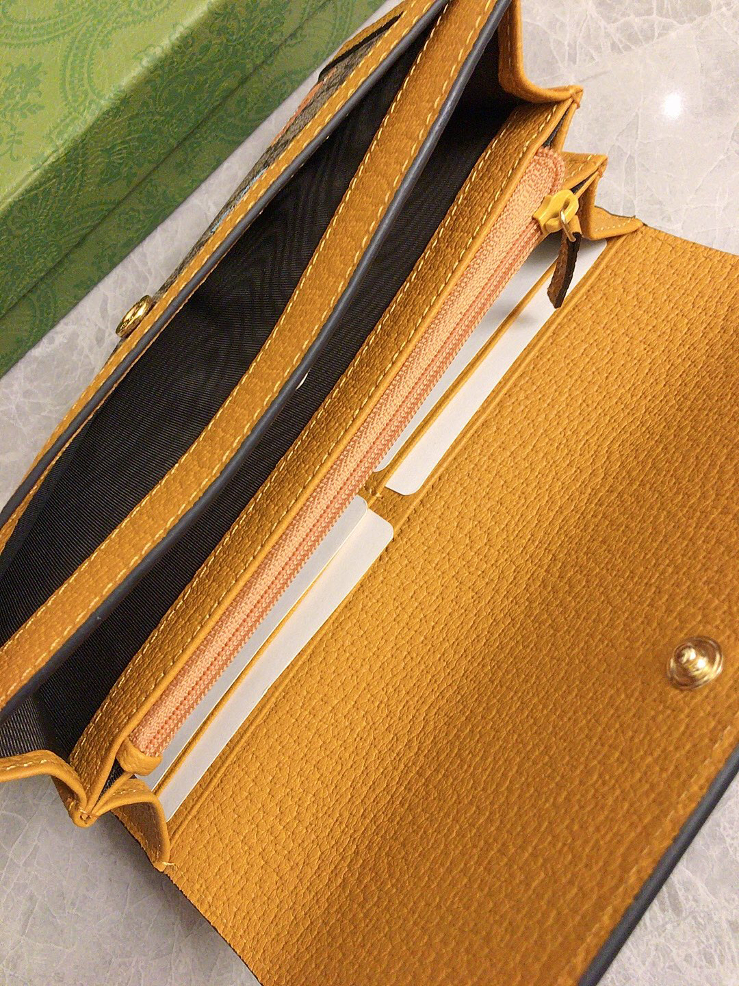 【グッチ「Gucci」 ×KAIジョイントモデル】グッチ テディベアプリント キャンバスとレザー ロングフラップウォレット ベージュ エボニー