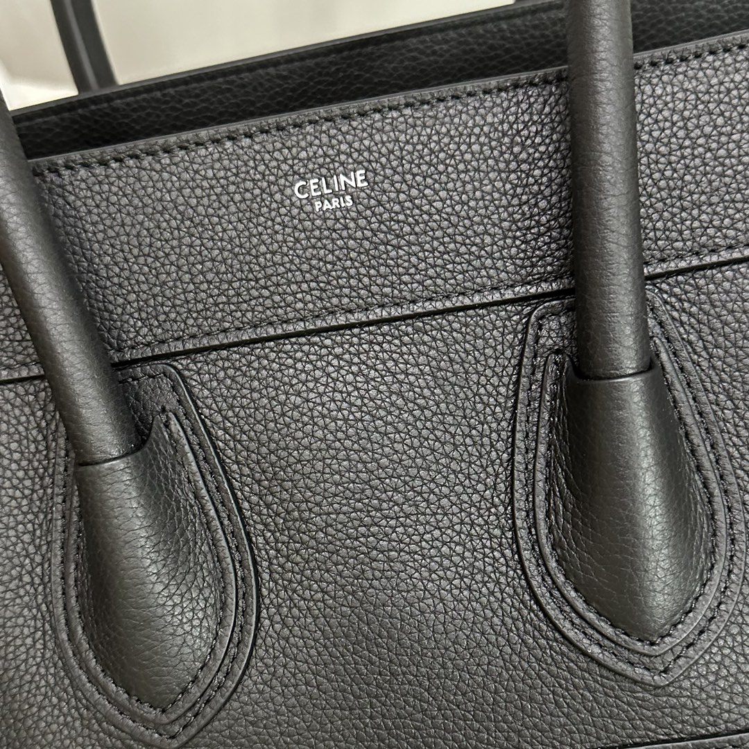 セリーヌ「Celine」Luggage ダイヤモンド柄笑顔バッグ