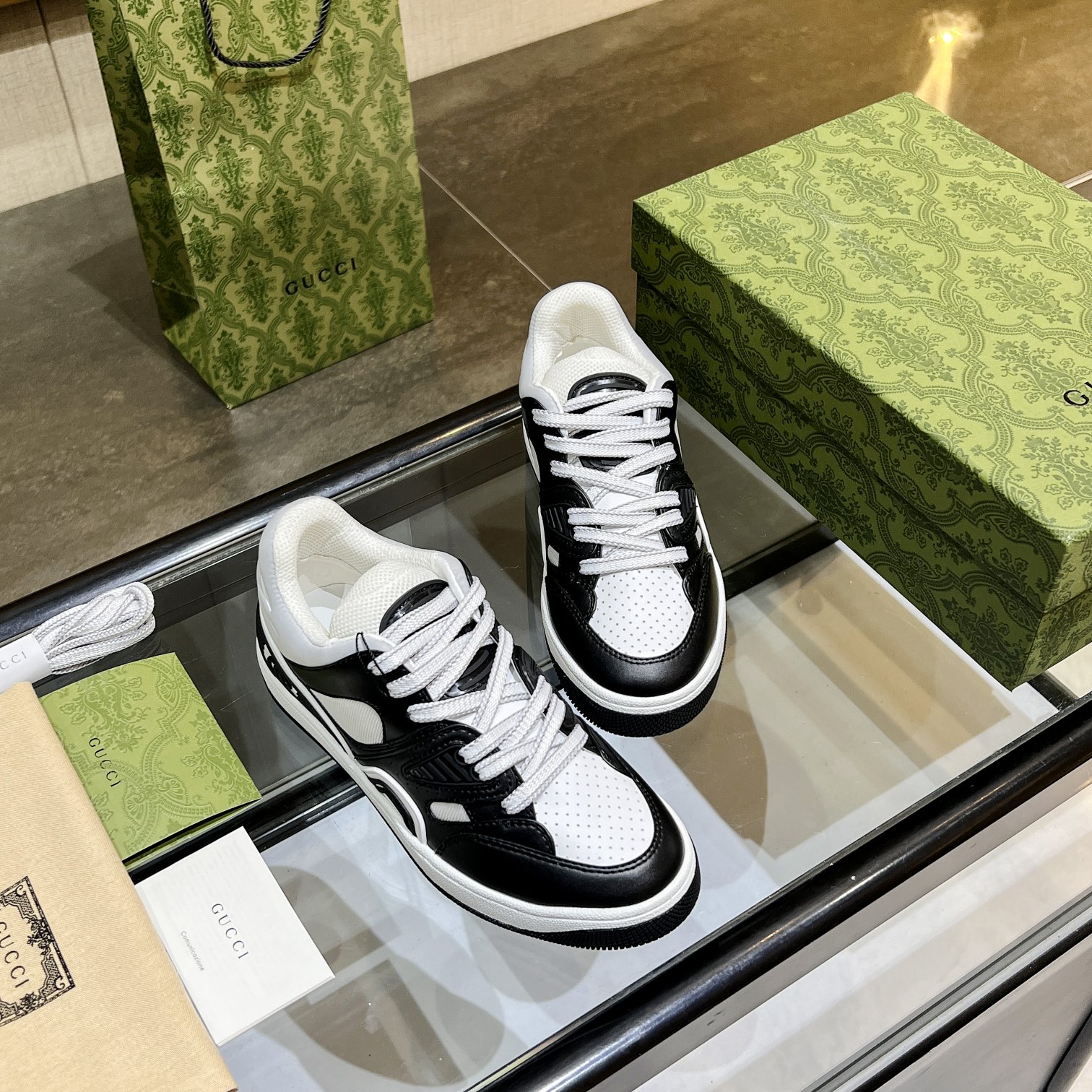 グッチ「Gucci」RE-WEB ローカットスニーカー