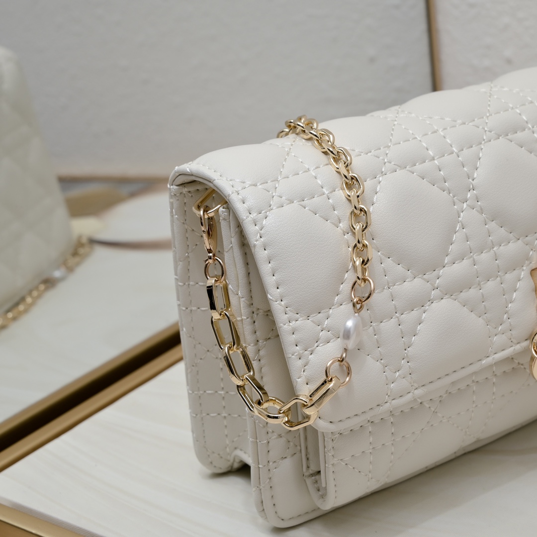 ディオール「Dior」Lady Dior チェーンバッグ