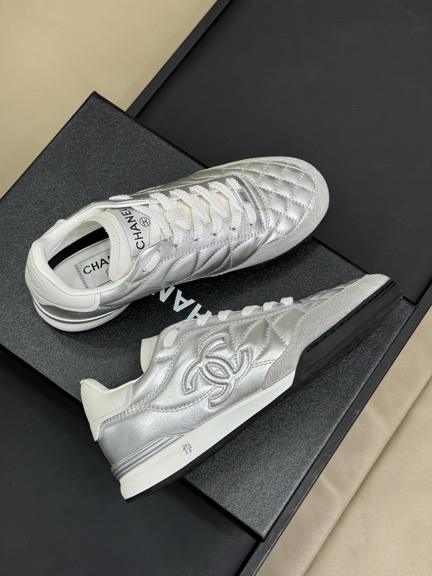 シャネル「Chanel」24B サードジェネレーション スニーカー