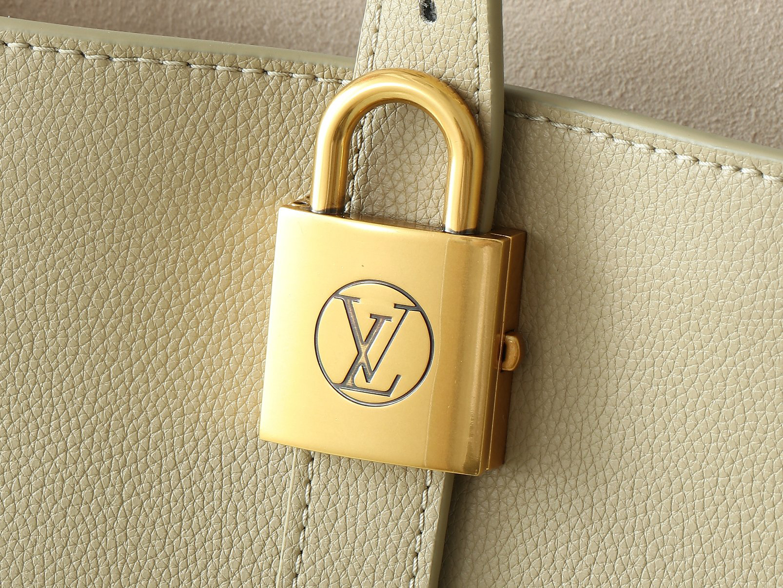ルイ・ヴィトン「Louis Vuitton」Low Key Cabas ハンドバッグ