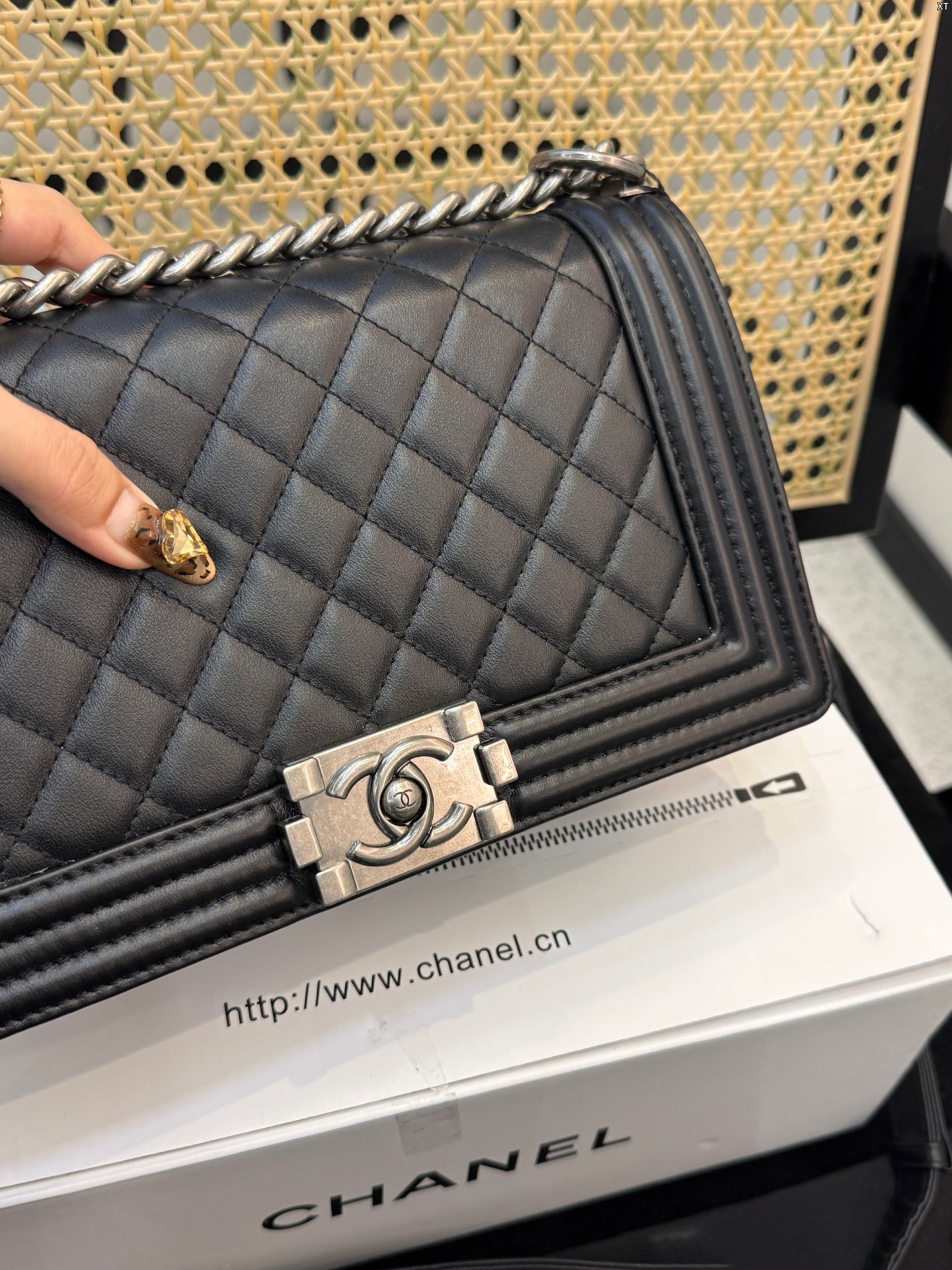 シャネル「Chanel」LE BOY ハンドバッグ 2色-ISETAN PRESTIGE CURATED