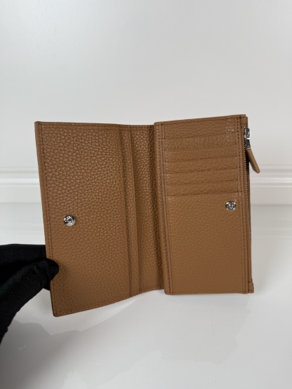 プラダ「Prada」 ロゴプリント スナップウォレット