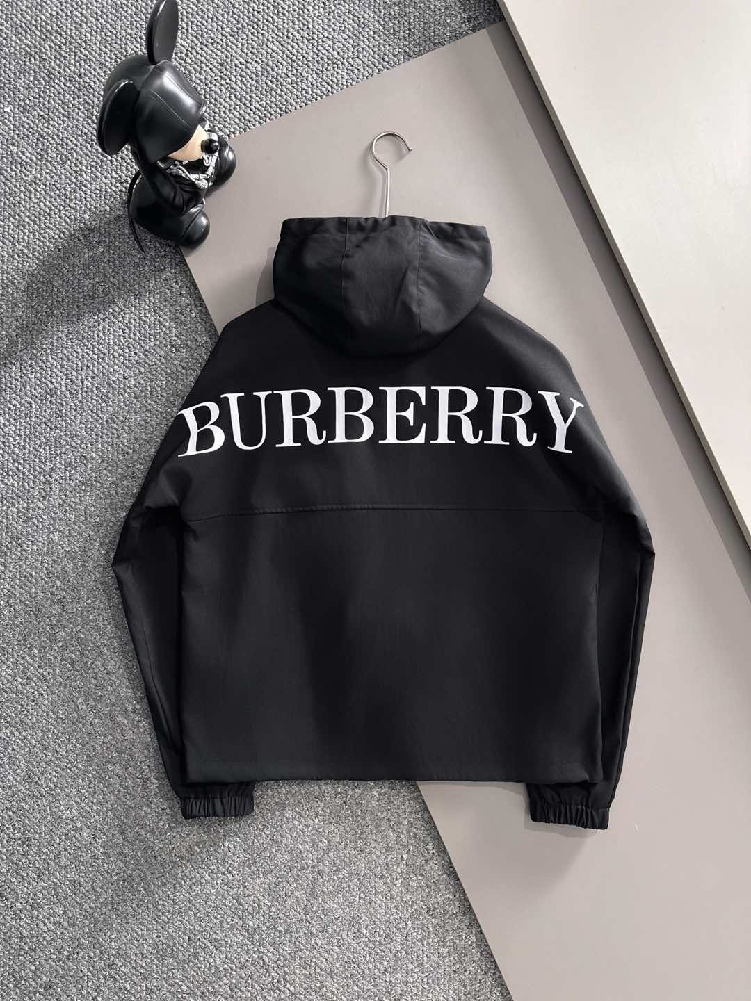 バーバリー「Burberry」秋冬 メンズカジュアルスポーツセット