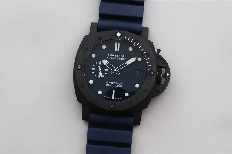 パネライ「Panerai」Submersible PAM00960 メンズ自動巻きクロノグラフ42MM