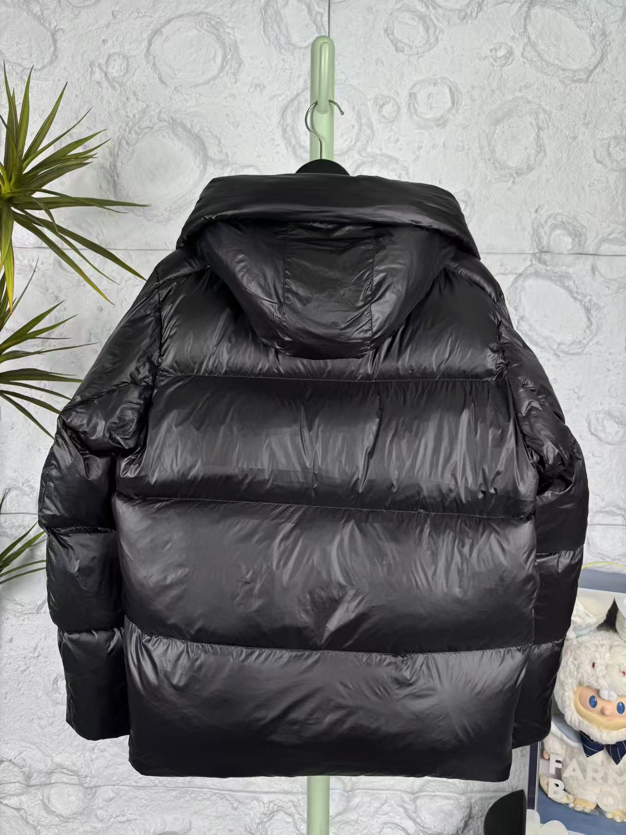 カナダグース「Canada Goose」秋冬フード付きダウンジャケット