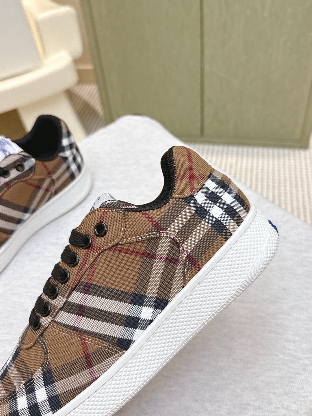 バーバリー「Burberry」バーバリー テラス スニーカー / レザースニーカー