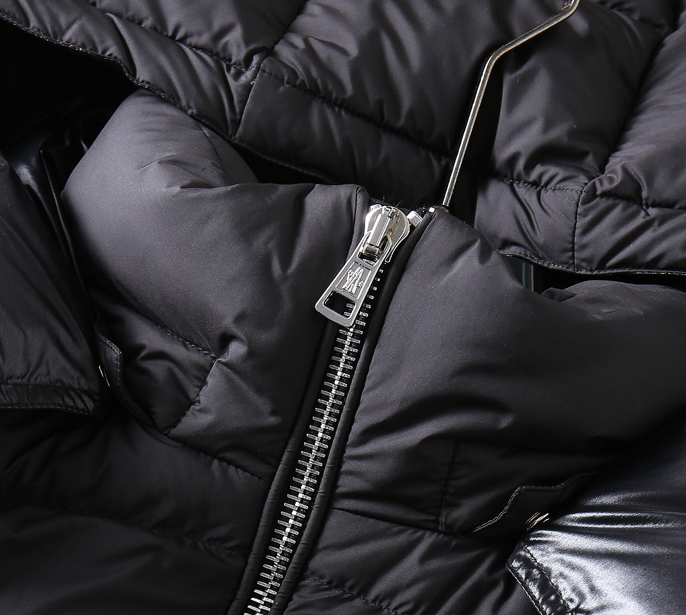 モンクレール「Moncler」秋冬 ダウンジャケット