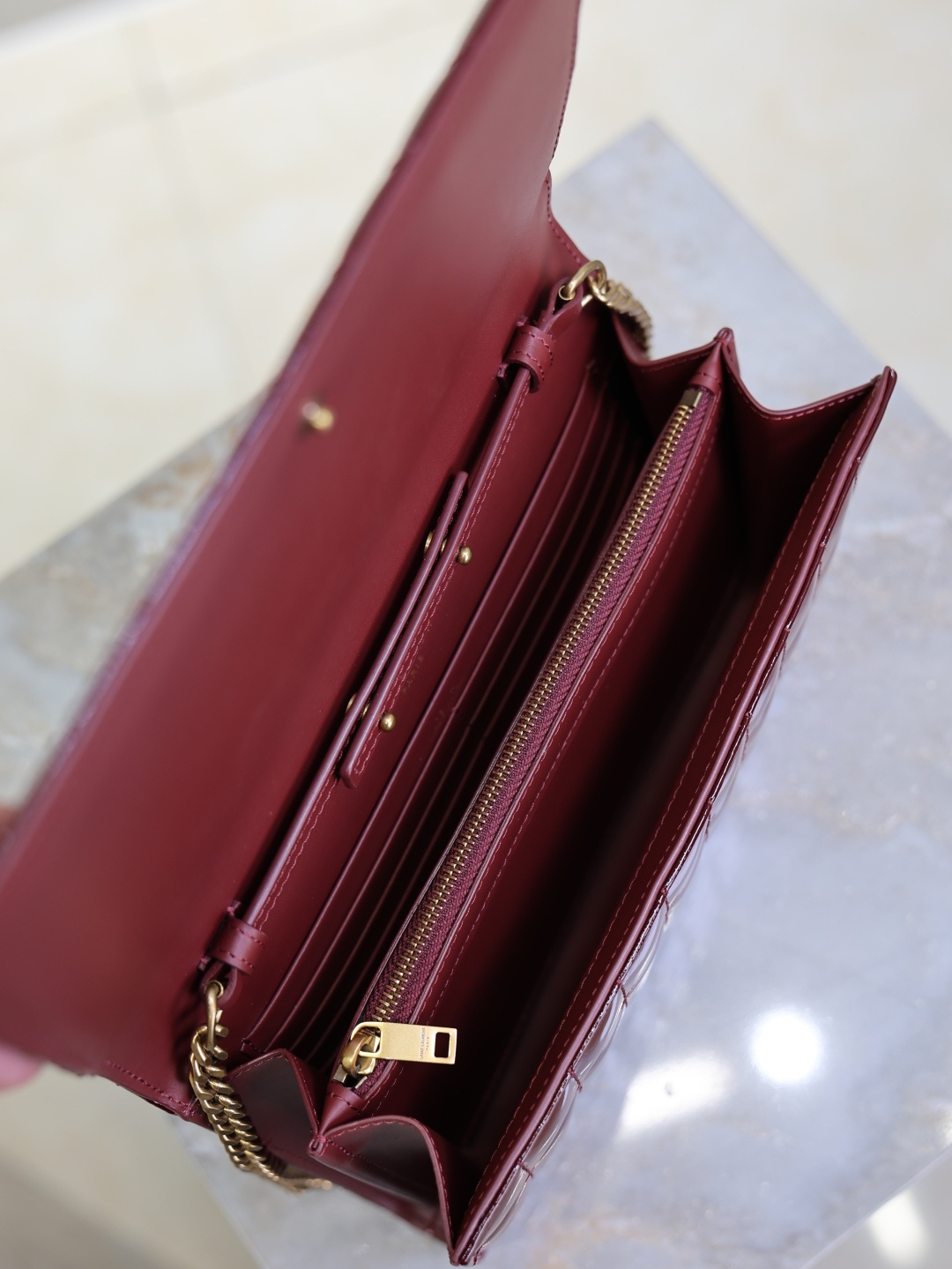 2026サンローラン「SAINT LAURENT CASSANDRE チェーンウォレット（WOC）